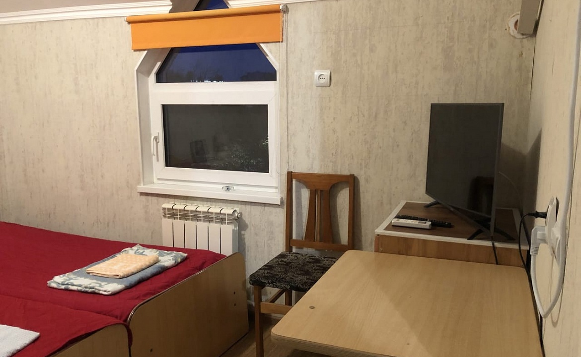 Трех местный . Частный сектор На высоком берегу . Анапа