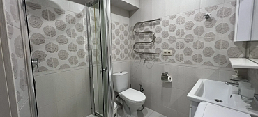 Квартира в многоквартирном доме Светлая студия на первой береговой линии