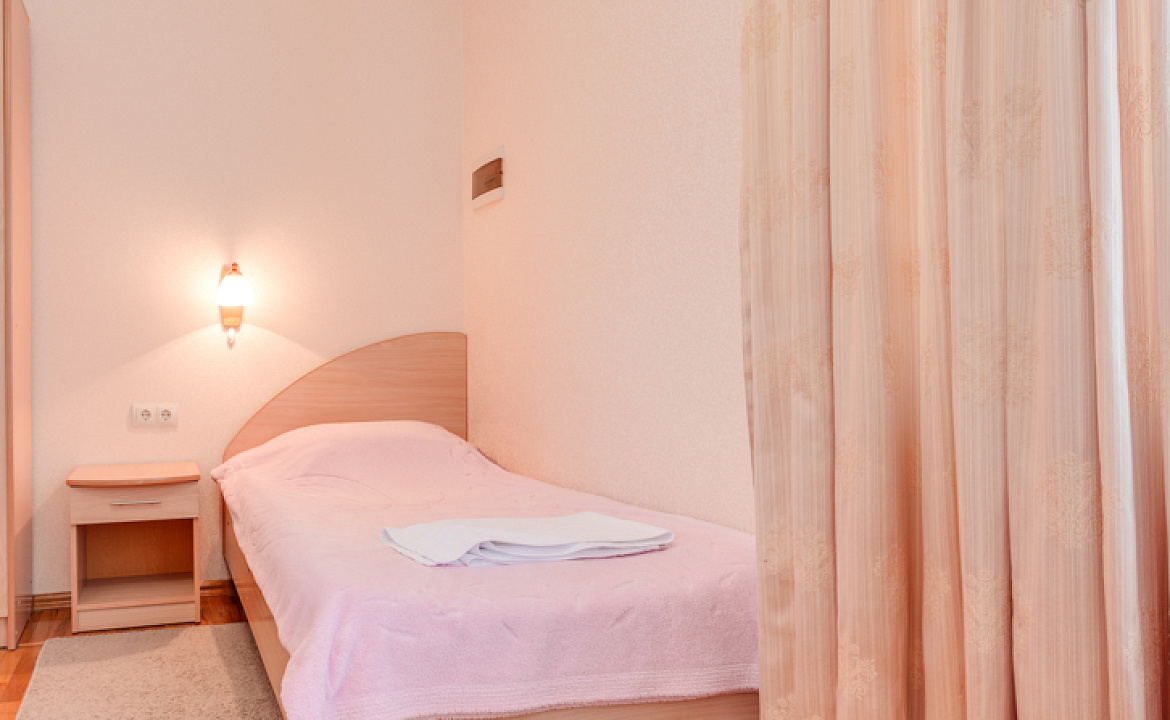 Стандарт одноместный Корпус 1. Гостевой дом "Олива". Анапа