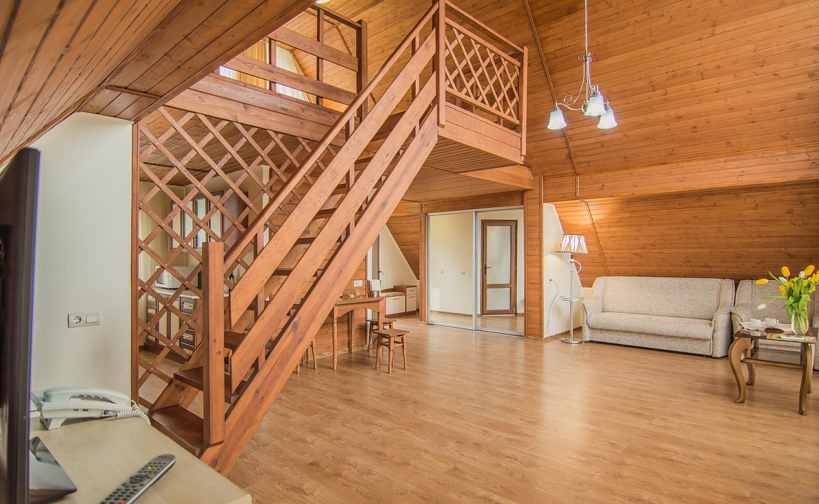 АПАРТАМЕНТЫ. Отель Семейный эко- отель «Альпийская Долина». Малореченское