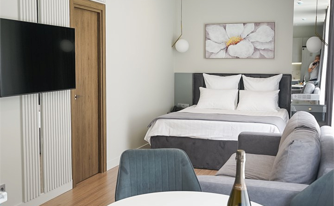 Улучшенная студия делюкс. Гостиница "The White Residence". Сочи