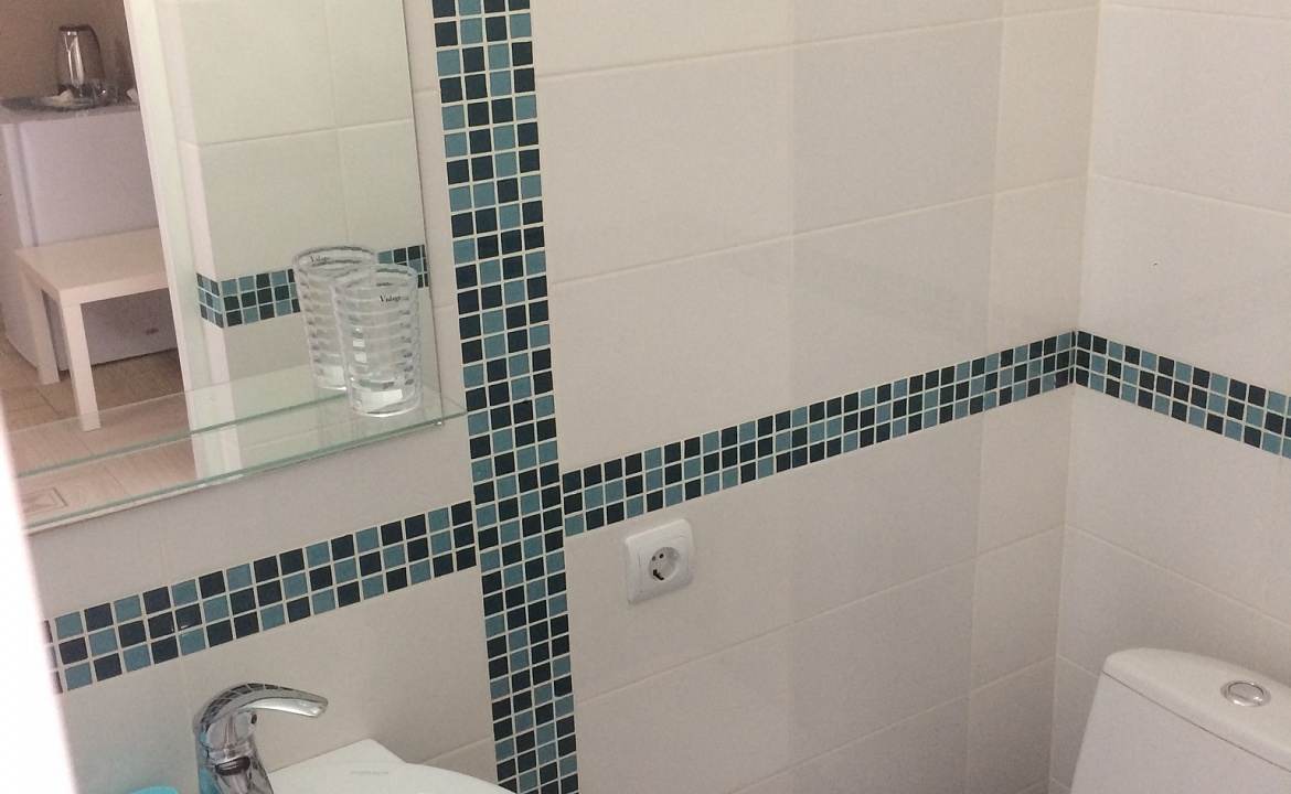 Трёхместный номер. Гостевой дом «Пчела». Ейск