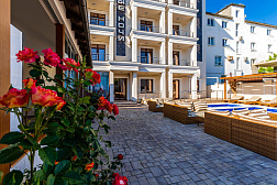 Отель «Южные Ночи»