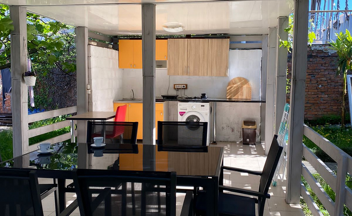 Двухкомнатные апартаменты-студия. Частный сектор Buffalo . Сухум