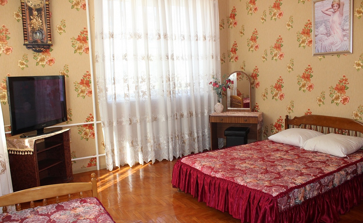 Трехместный номер класса стандарт со всеми удобствами. Гостевой дом "Ника" - Анапа. Анапа