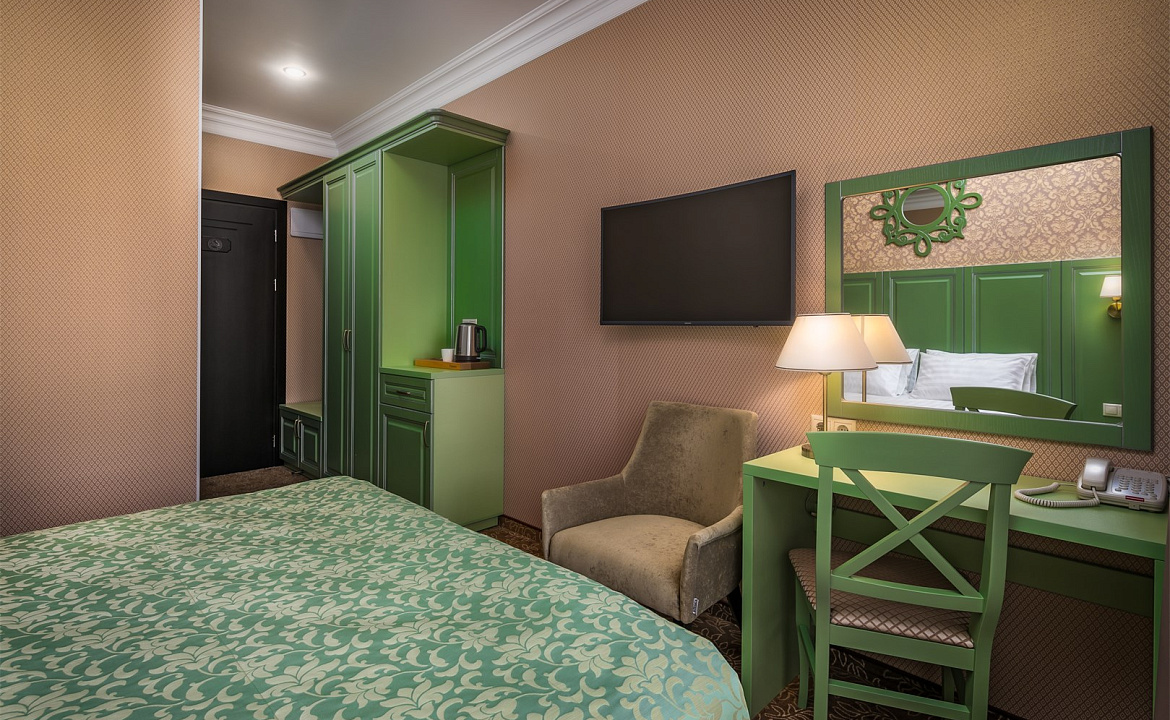 Номер первой категории с балконом. Отель "Marsel". Геленджик