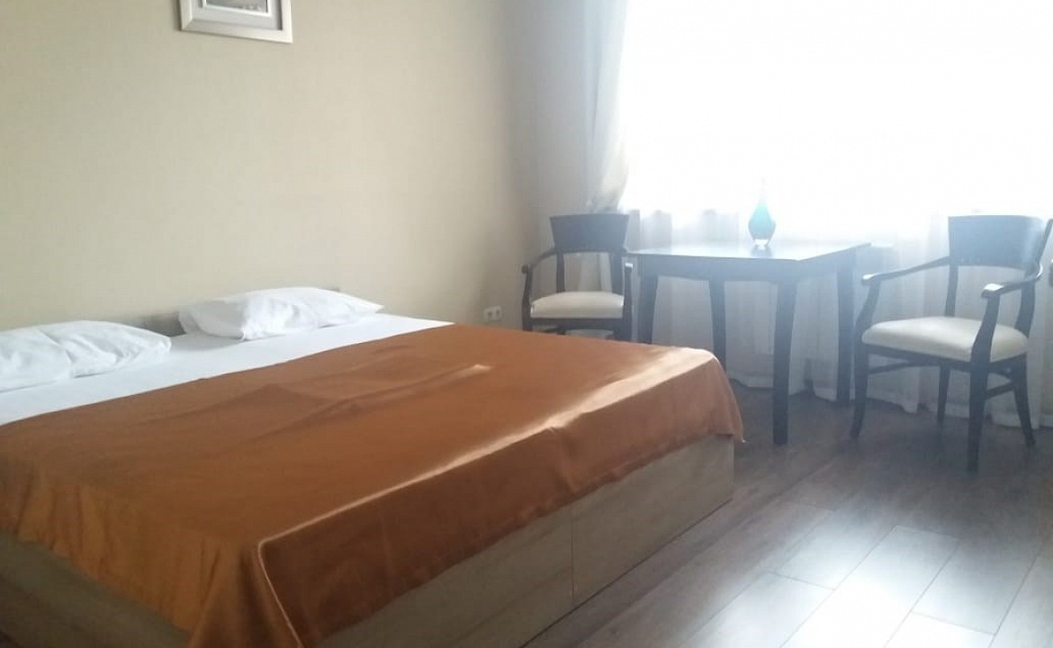 Апартаменты трехкомнатные с отдельным входом на 1 этаже 9. Гостевой дом Лиана. Ливадия