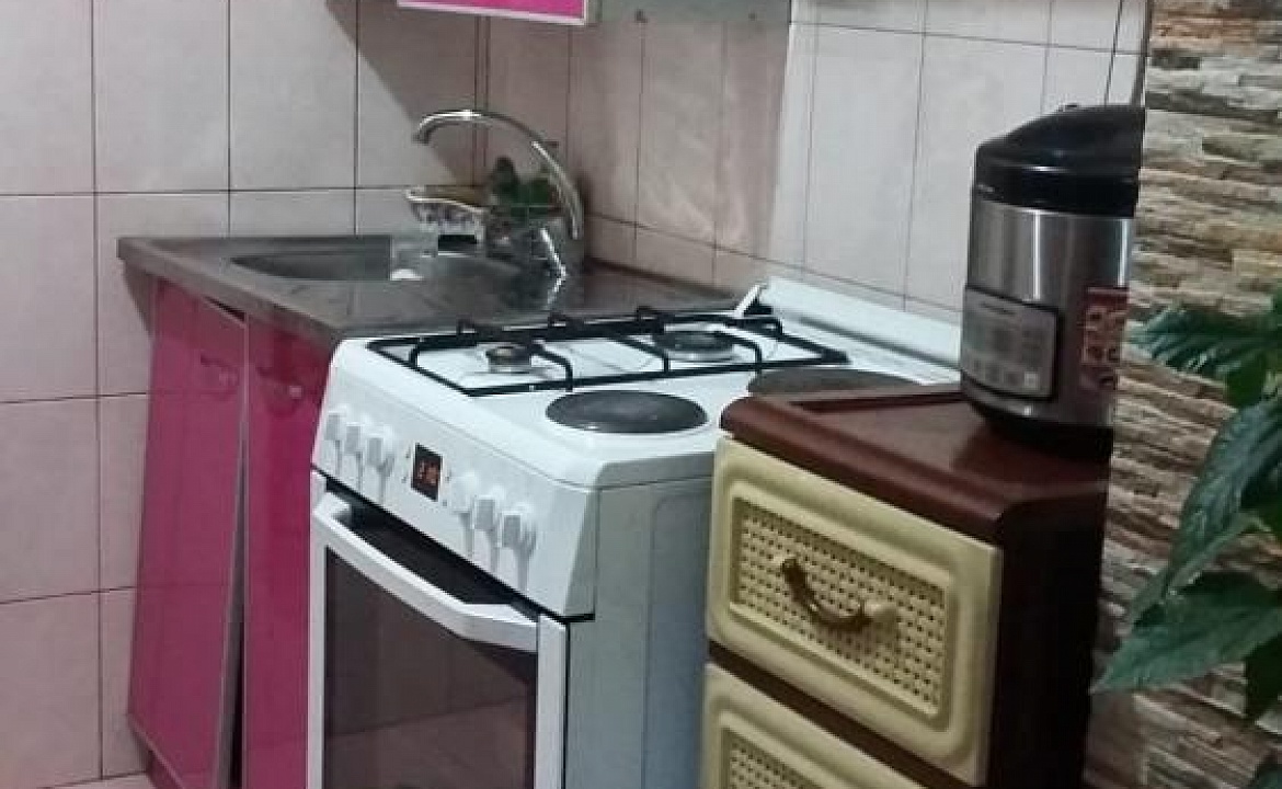 Квартира под ключ. Квартира в многоквартирном доме Трёхкомнатная квартира. Сухум