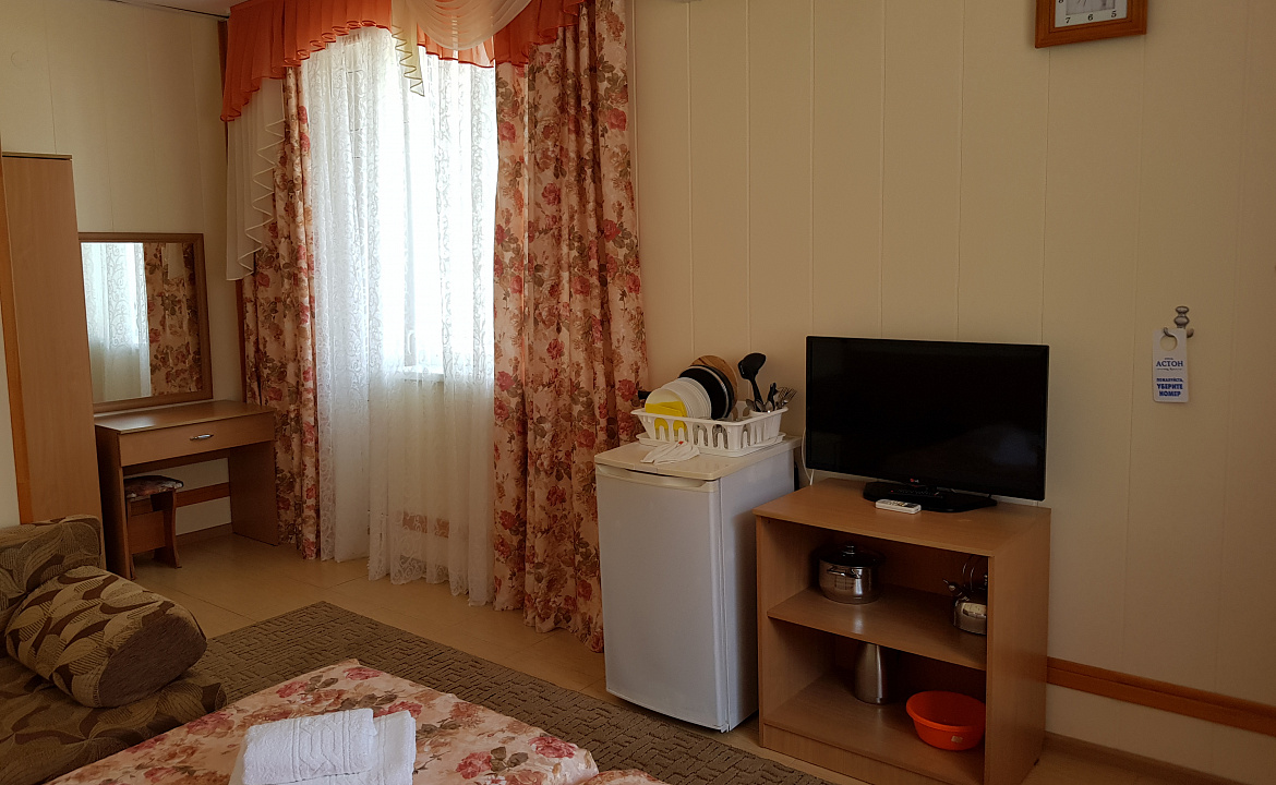 Люкс с отдельным балконом 2хместный. Отель АСТОН. Нижнее Джемете