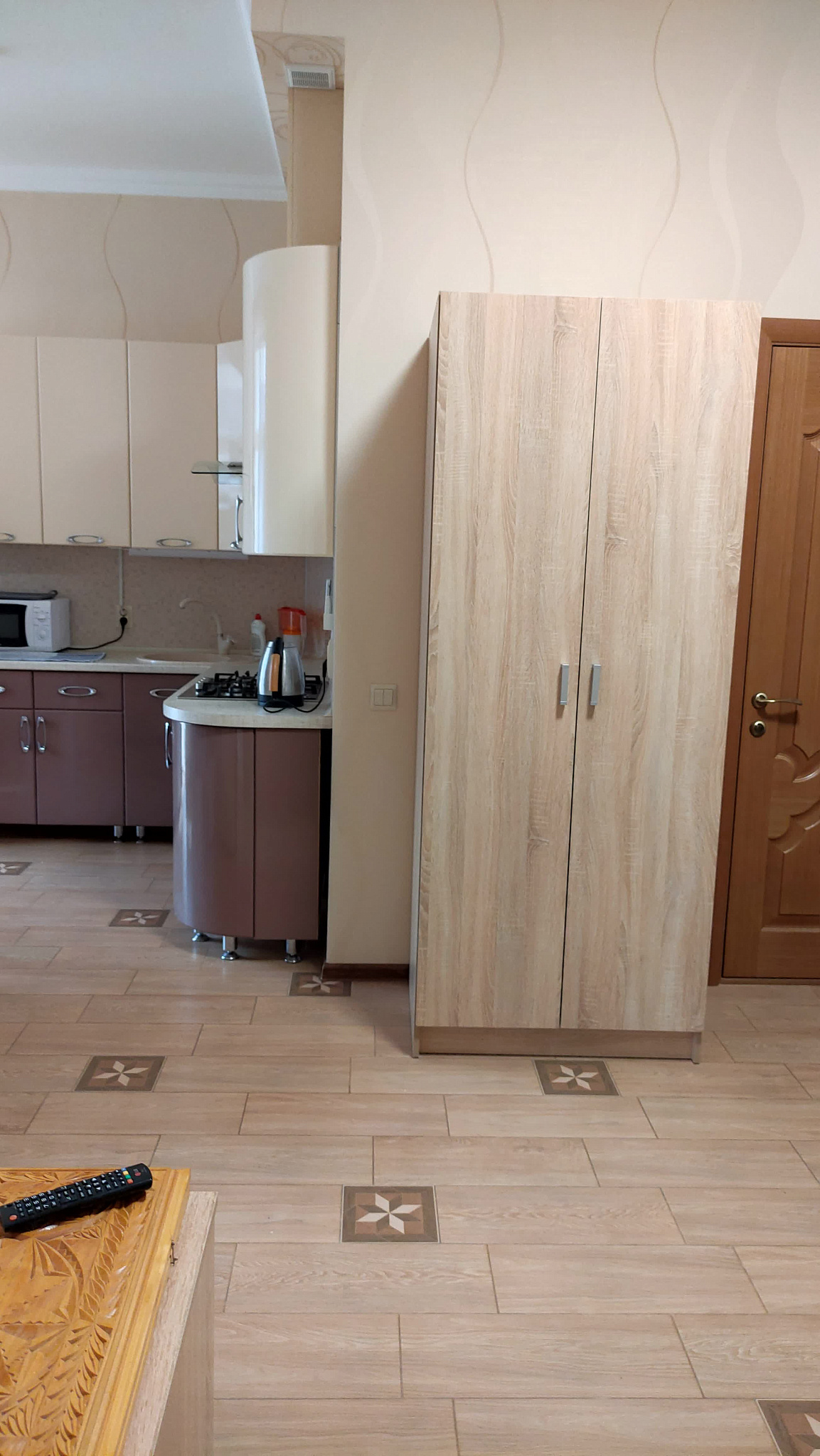 . "Квартира-студия с отдельной спальней". Хоста