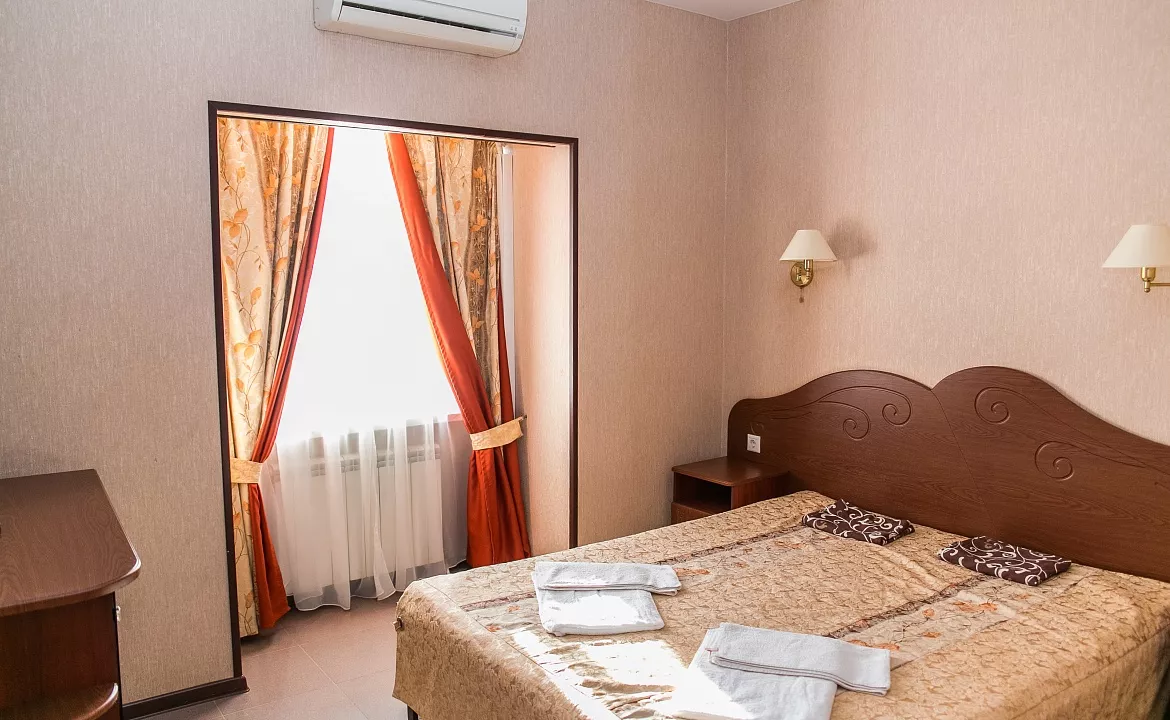 ДВУХКОМНАТНЫЙ. Гостиница "Южная ночь"      . Джубга