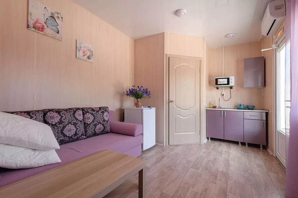 . Частный гостевой дом Лорис. Голубицкая