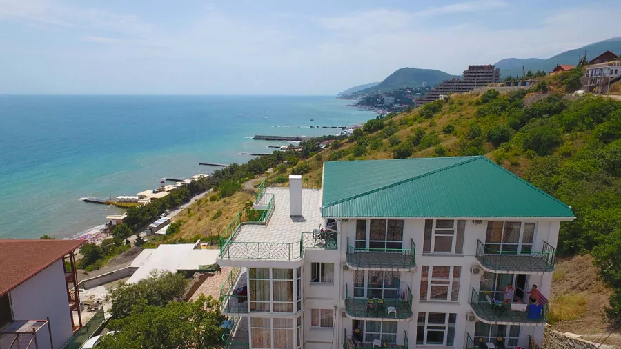 . Гостевой дом «Камилла Sunrise». Алушта