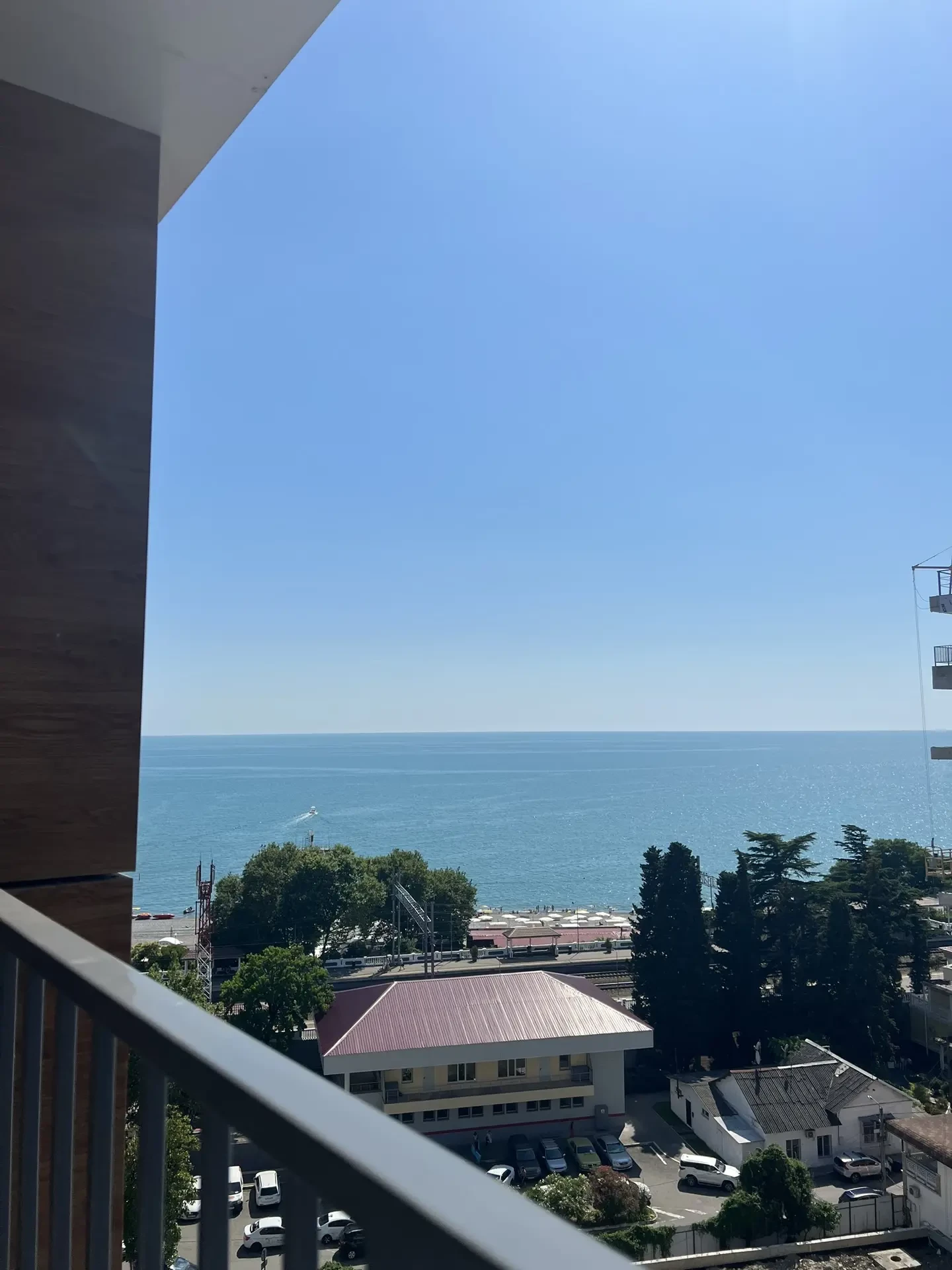 . Квартира в многоквартирном доме Студия с панорамными окнами на первой береговой линии. Дагомыс