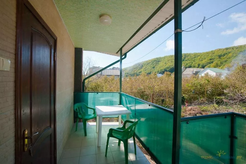 ЧЕТЫРЕХМЕСТНЫЙ С ВИДОМ НА ГОРЫ. Гостевой дом "Сибирячка". Ольгинка