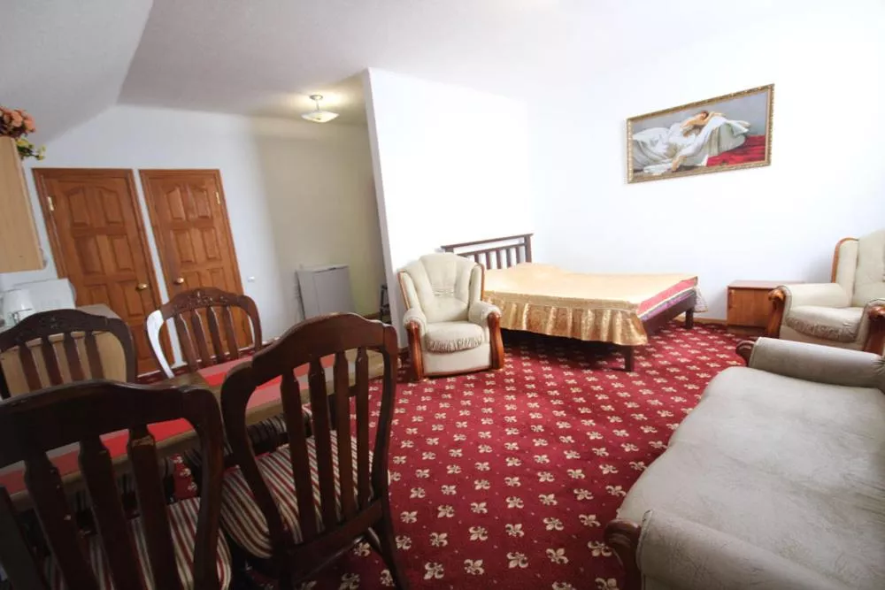 4-х ЛЮКС с кухней. Гостевой дом КАРАВЕЛЛА. Лазаревское