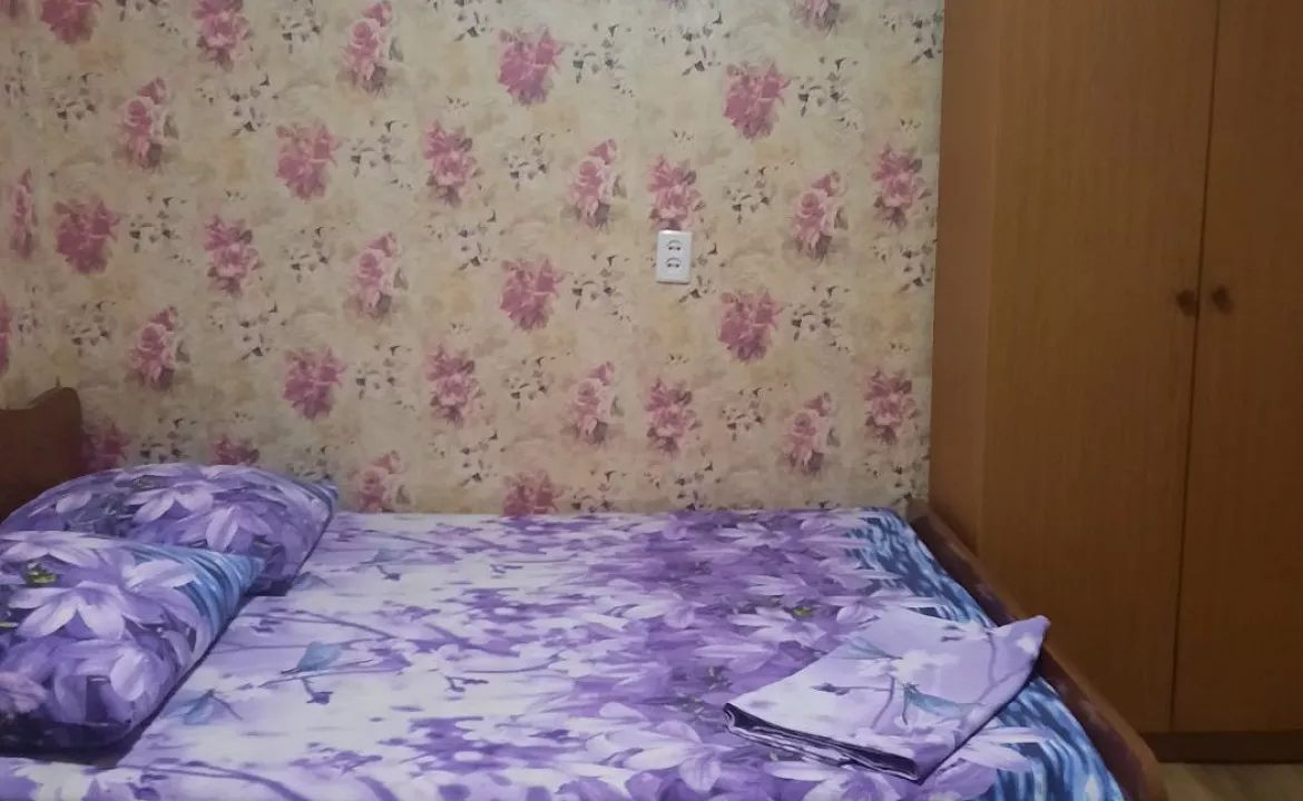 Двухместный удобства на этаже. Гостевой дом "Галина" . Вишневка Двухместный удобства на этаже. Гостевой дом "Галина" . Вишневка