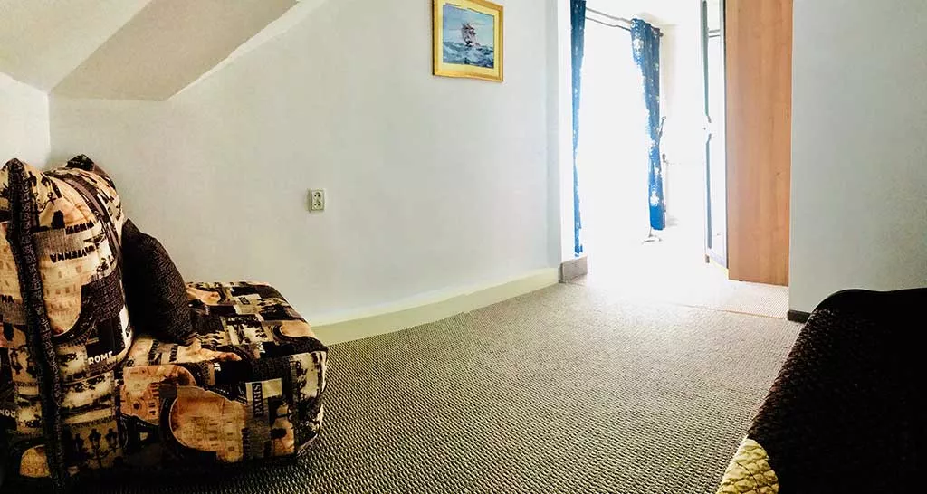 Мансарда 3 этаж. Гостиница "Алекс". Витязево