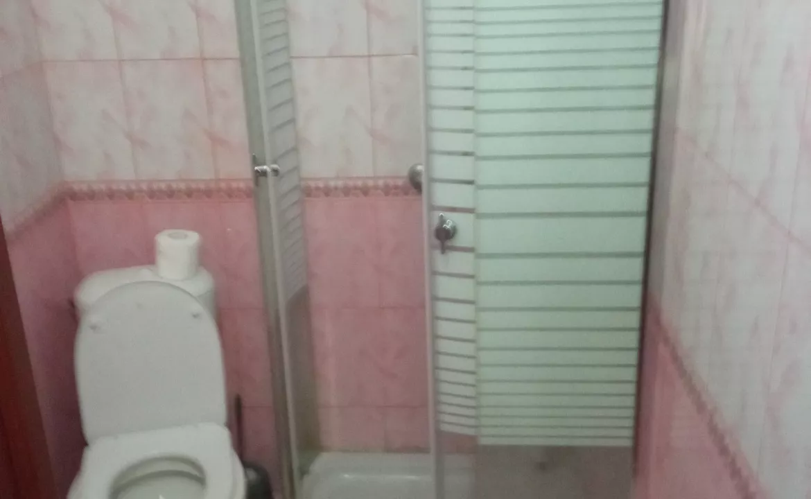 Комната на двоих с душевой кабиной. Гостевой дом Семейный пансион. Геленджик Комната на двоих с душевой кабиной. Гостевой дом Семейный пансион. Геленджик