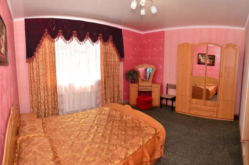 2-комнатный Люкс. Коттедж «Золотой Лев». Чайка