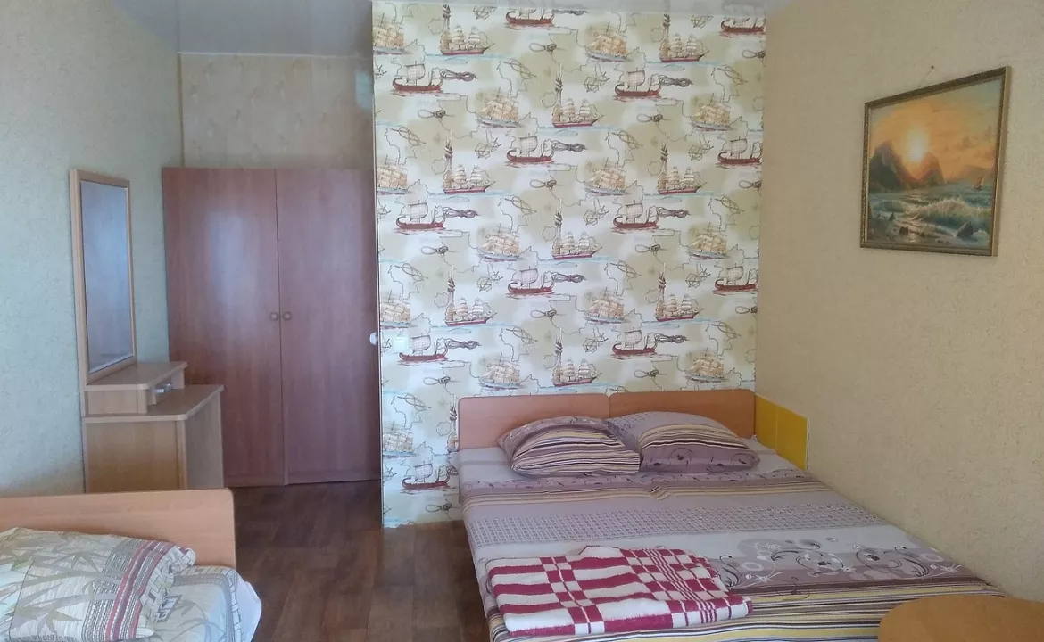 1-ый этаж 3-ий номер. Гостевой дом "Орджо и Море". Орджоникидзе