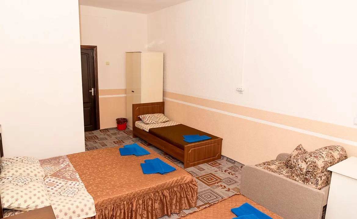 Пятиместный номер класса стандарт со всеми удобствами. Гостевой дом "Ника" - Анапа. Анапа Пятиместный номер класса стандарт со всеми удобствами. Гостевой дом "Ника" - Анапа. Анапа