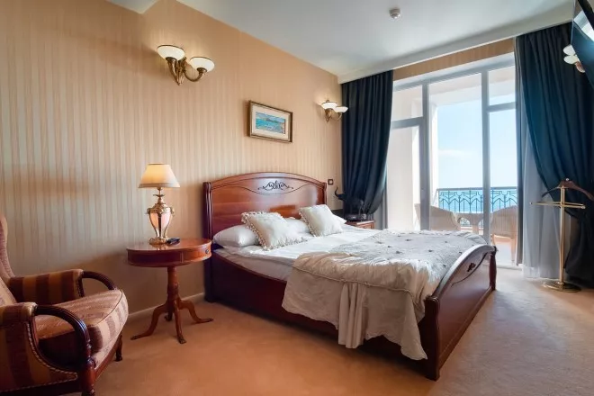 Сьют трехкомнатный. Отель Алые Паруса. Феодосия