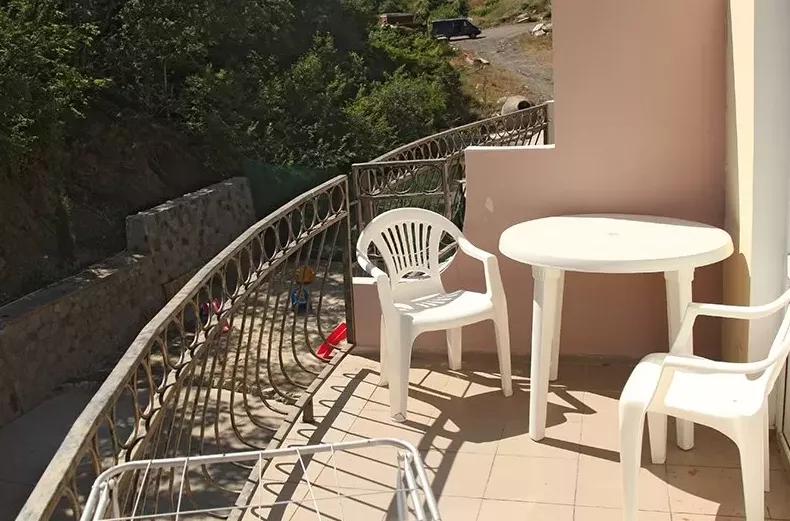 1-комнатный с кухней + балкон. Гостевой дом Эйлат. Партенит