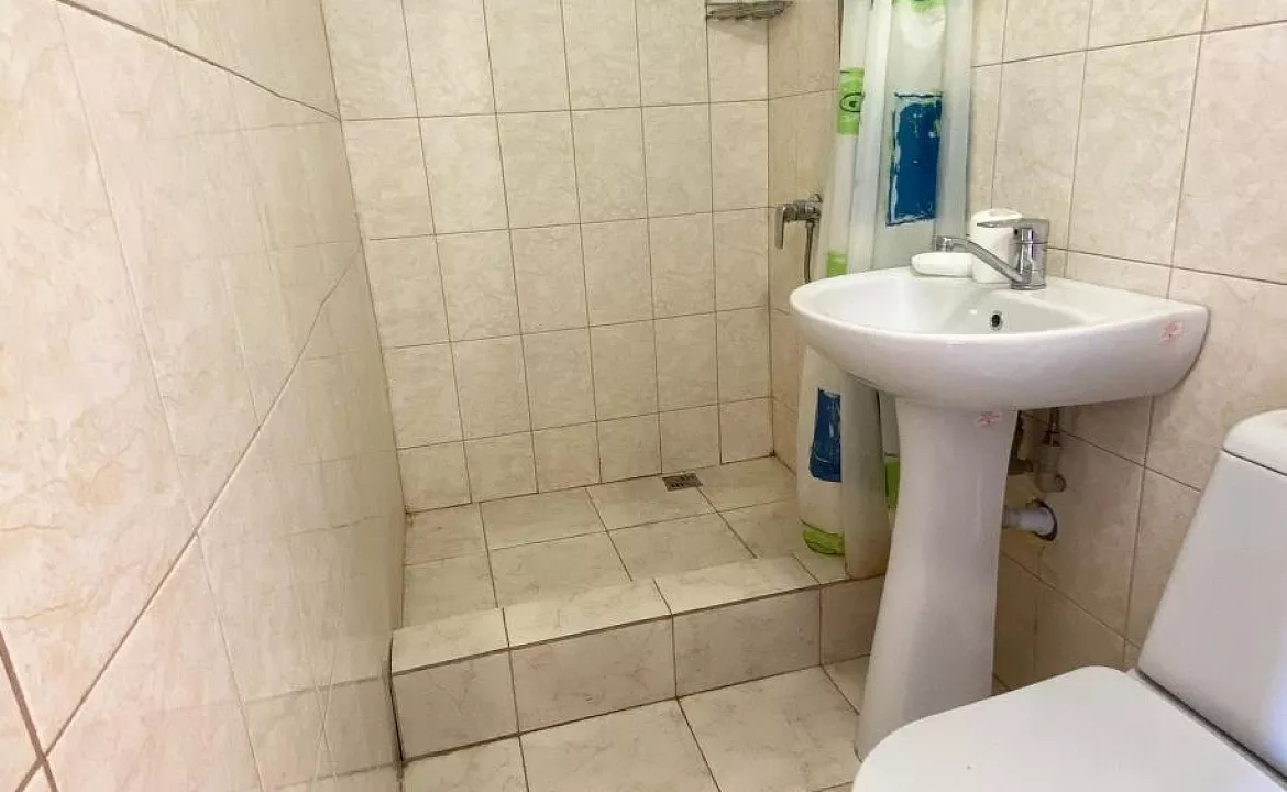 3-Местный номер стандарт. Гостевой дом "Ролан". Новый Афон