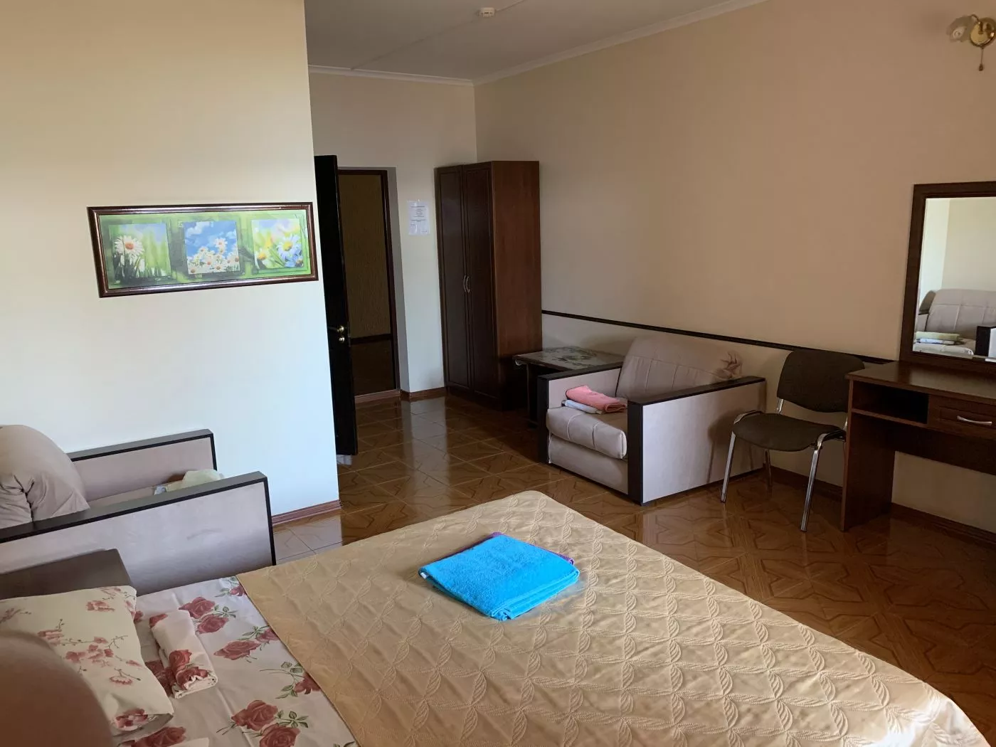 . Гостиница "Посейдон". Новомихайловский