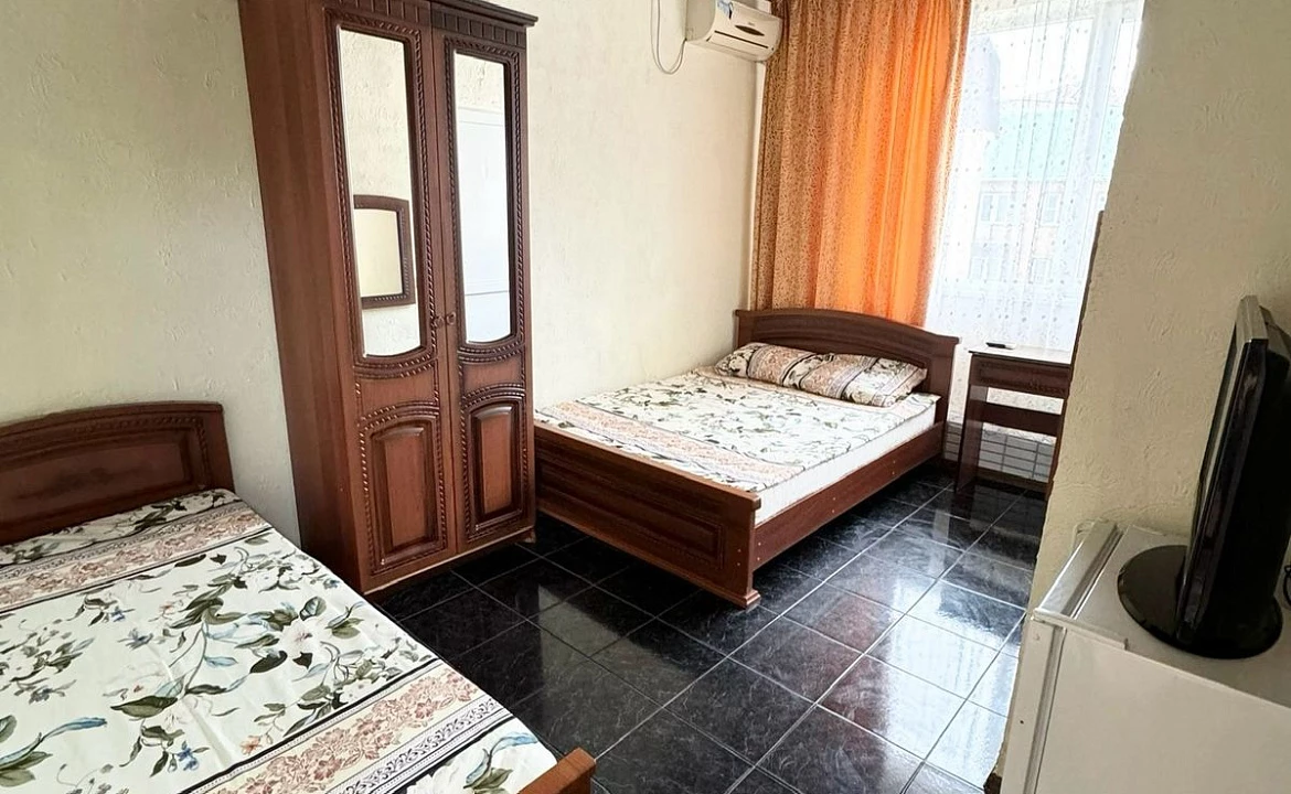 Трёхместный стандарт. Гостевой дом УЮТ на ул. Новороссийское шоссе 1/7. Джубга