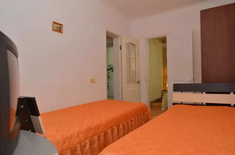 2-КОМНАТНЫЙ НОМЕР С КУХНЕЙ. Пансионат "Вилла-Луиза". Рыбачье