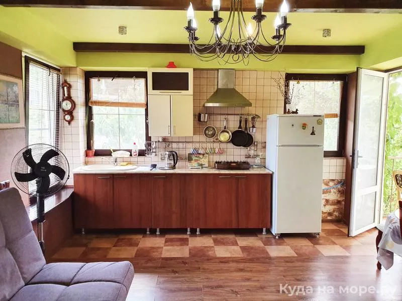 4-местные 2-комнатные апартаменты с кухней-2 этаж. Гостевой дом Алиса - Солоники. Солоники 4-местные 2-комнатные апартаменты с кухней-2 этаж. Гостевой дом Алиса - Солоники. Солоники