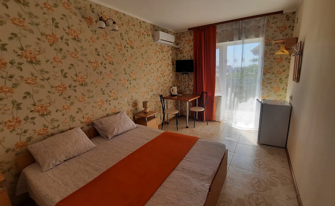 2-х мест. Комфорт с кондиционером. Гостевой дом "Лавандина". Севастополь 2-х мест. Комфорт с кондиционером. Гостевой дом "Лавандина". Севастополь