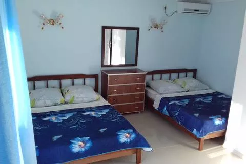 Четырехместный номер с удобствами. Гостевой дом «Бумеранг». Архипо-Осиповка