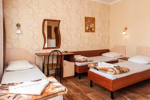 3 местный «стандарт» с балконом. Гостиница "СемьЯ". Лазаревское 3 местный «стандарт» с балконом. Гостиница "СемьЯ". Лазаревское