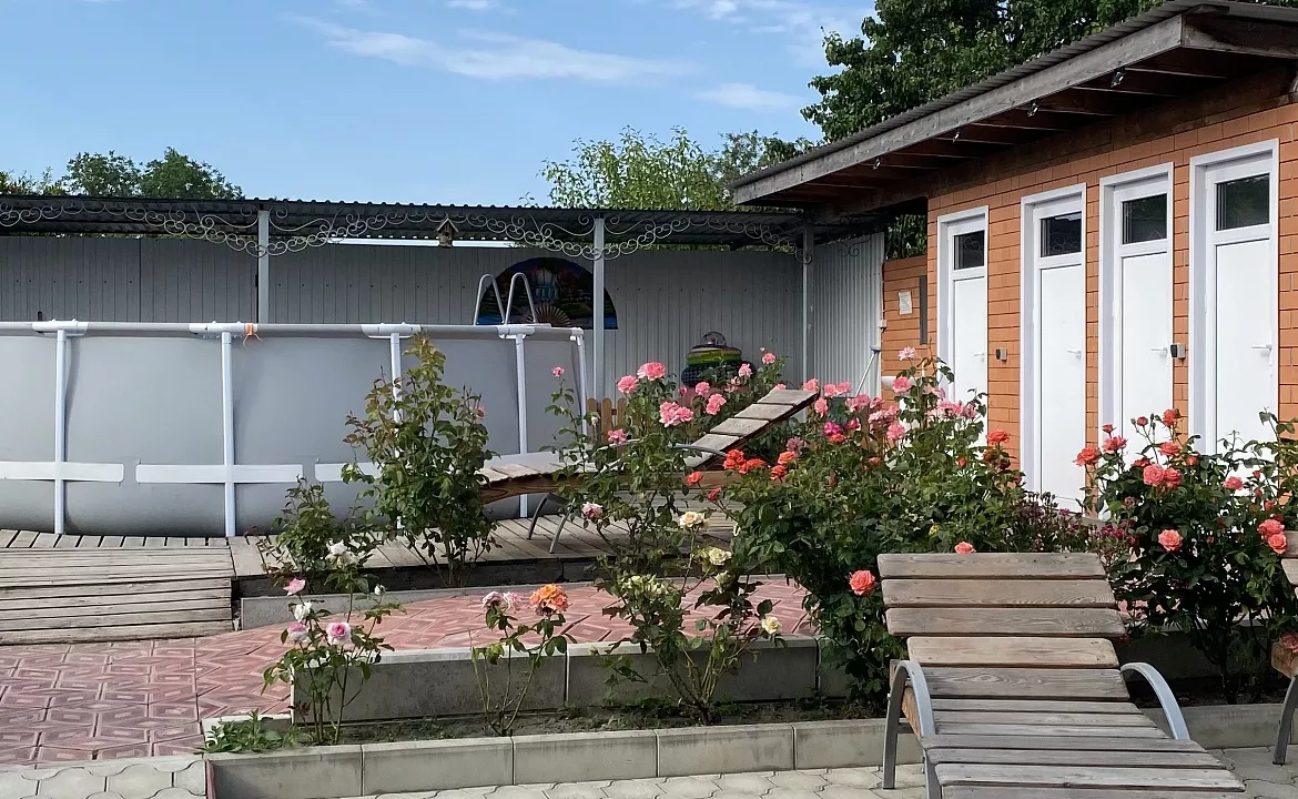 Трёхместный номер с вентилятором. Гостевой дом 7Я. Голубицкая