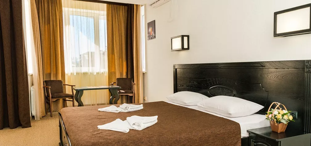 Комфорт Семейный. Отель Парус. Береговое