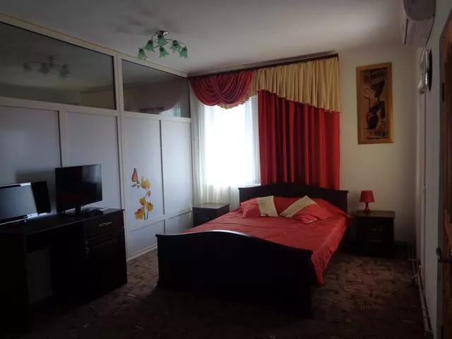 . Гостиница "Верона". Вардане