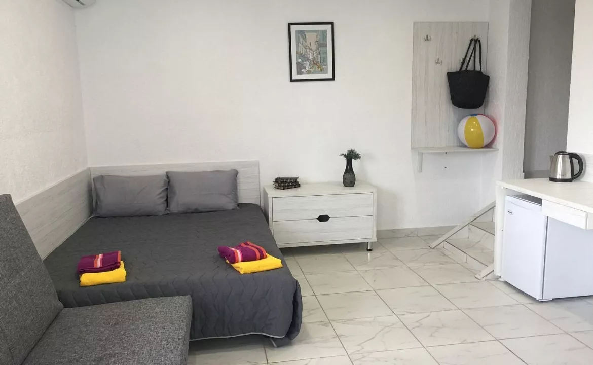 Семейный номер с боковым видом на море. Гостевой дом Маяк. Кабардинка