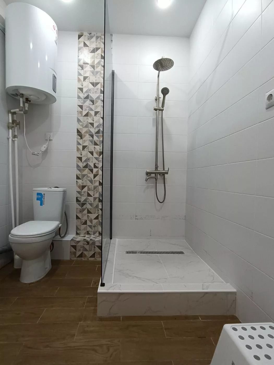 . Квартира в многоквартирном доме Квартира под ключ с балконом в элитном ЖК СЕМЕЙНЫЙ . Лазаревское