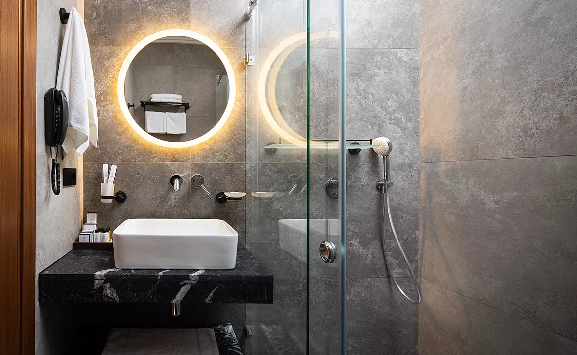 Номер Стандарт 2-местный с балконом. Отель «Атмосфера»- Геленджик. Геленджик