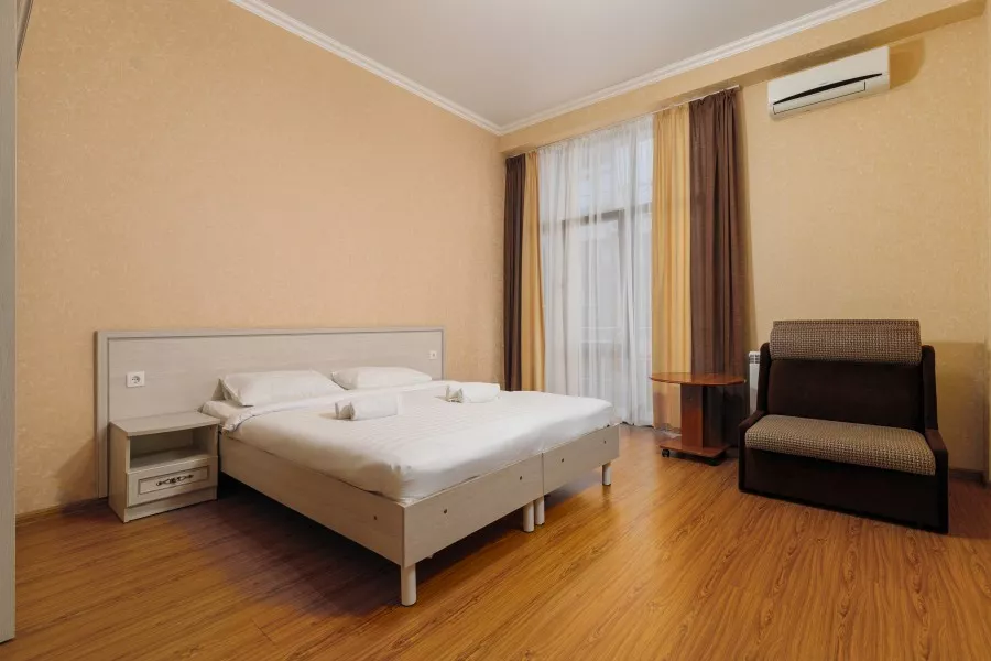 Номер комфорт с балконом для 3 гостей. Гостевой дом Ева. Адлер