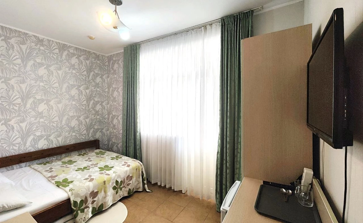 2-х местный номер Стандарт + доп.место с балконом. Гостевой дом "Регион 86" . Адлер