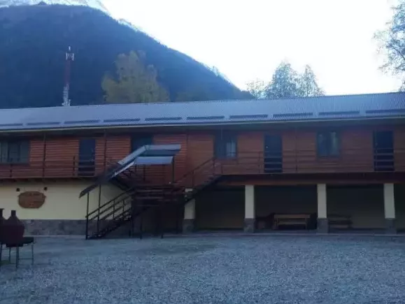 Люкс 2-местный 1-комнатный (Основной корпус). Отель «Меридиан». Домбай-гостиницы