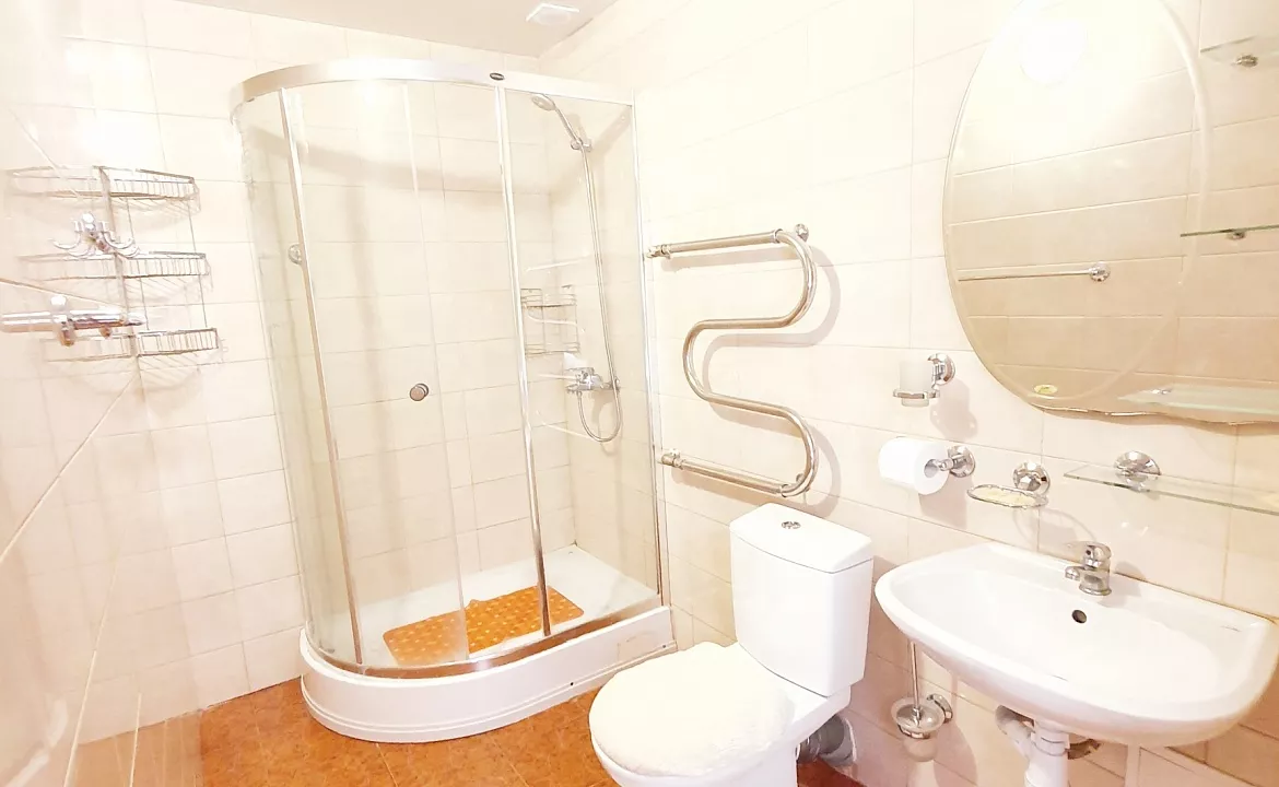 Двухкомнатный четырехместный с балконом и кухней. Гостевой дом Родник. Красная Поляна