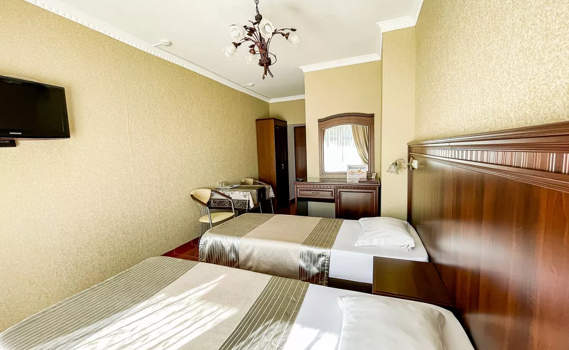 Полулюкс 2-х местный (с балконом). Anzhelina Family Hotel. Витязево