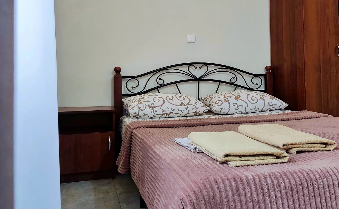 Двухместный с удобствами и балконом. Гостевой дом "Одиссей" - Кабардинка. Кабардинка Двухместный с удобствами и балконом. Гостевой дом "Одиссей" - Кабардинка. Кабардинка