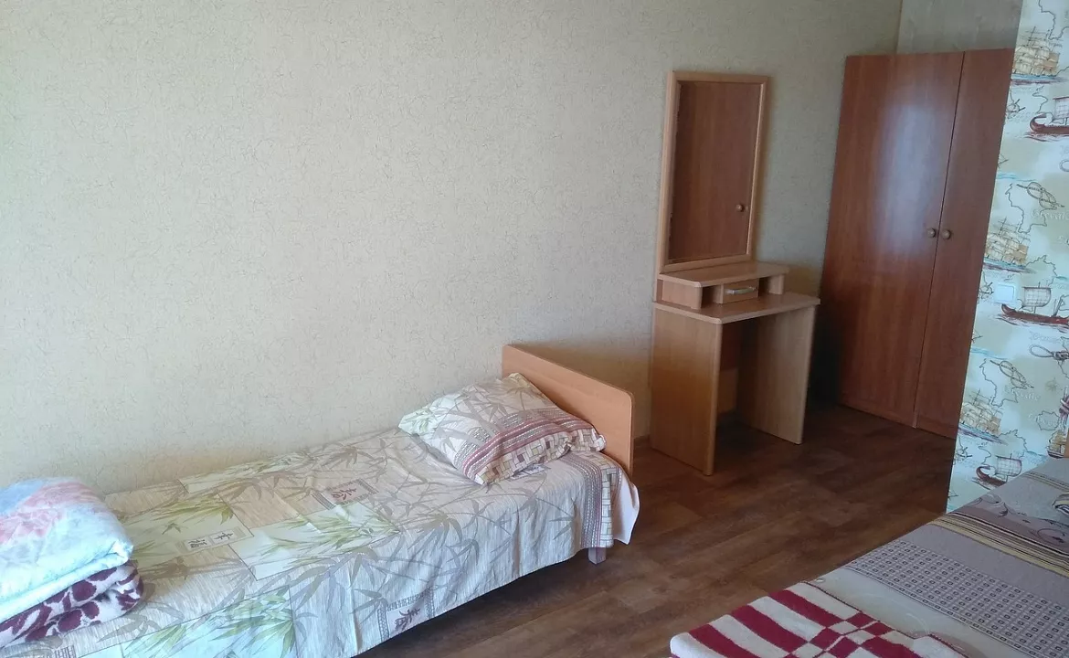 1-ый этаж 3-ий номер. Гостевой дом "Орджо и Море". Орджоникидзе