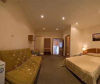 Полулюкс А южная сторона. Гостевой дом "Кедр-Запад". 